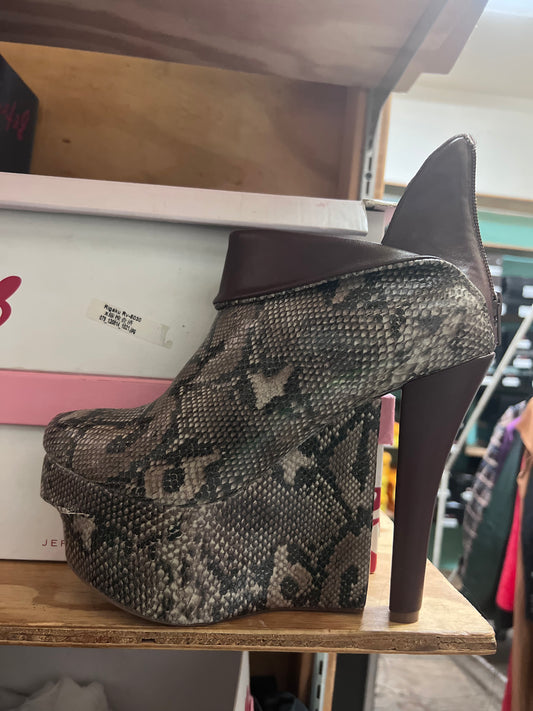 Jeffrey Campbell "Right On"