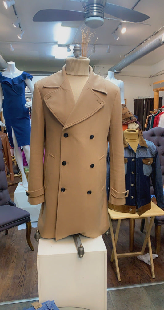 The Executive Men’s coat (Gold Buttons)