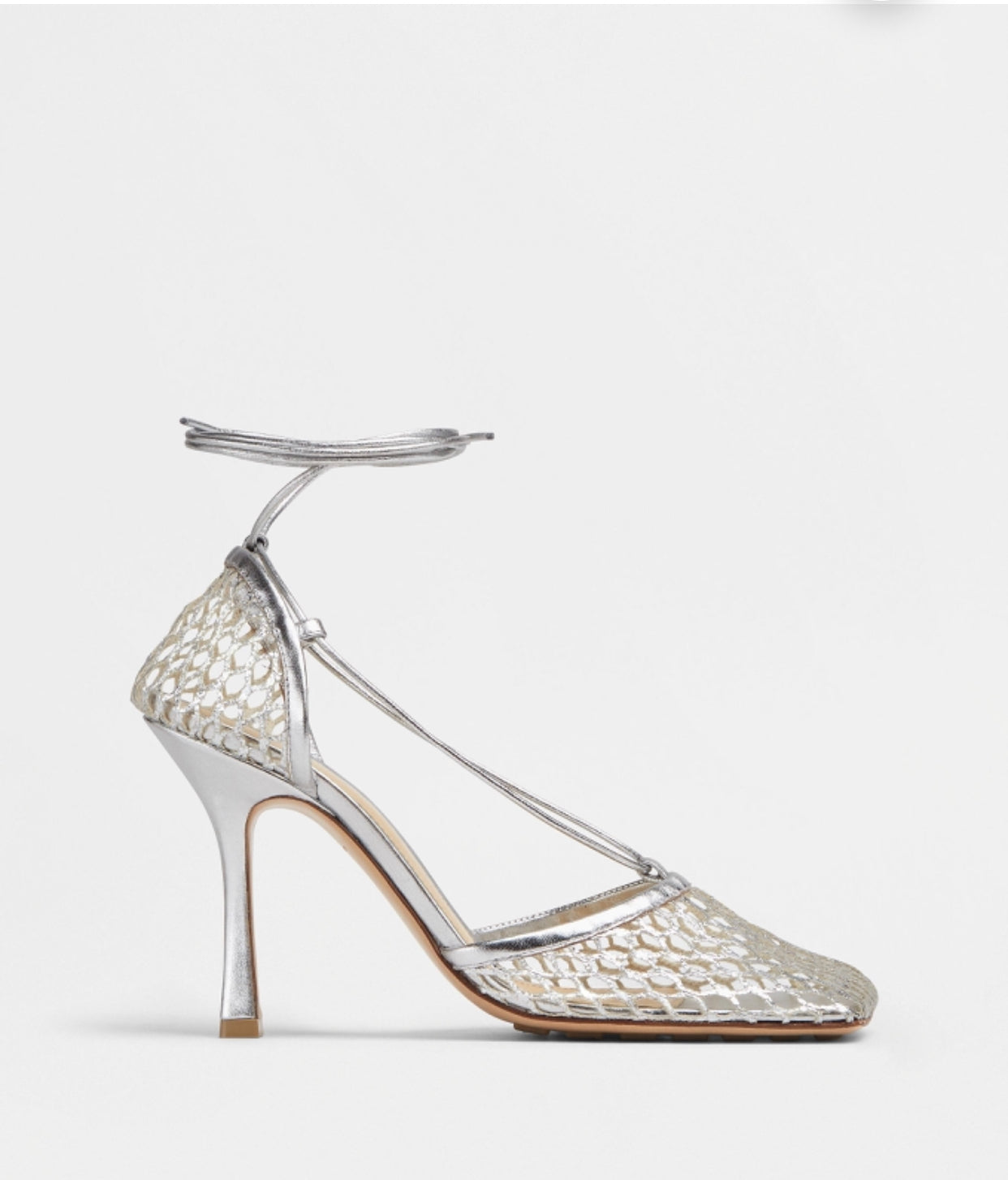 Rule the world netted square toe pump